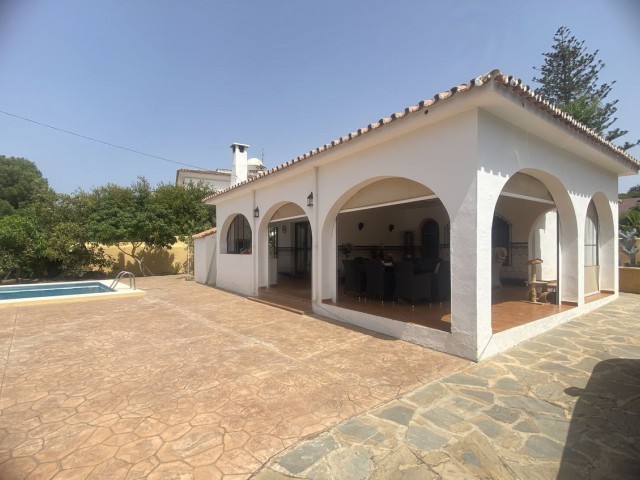 3 Bedrooms Villa in Elviria