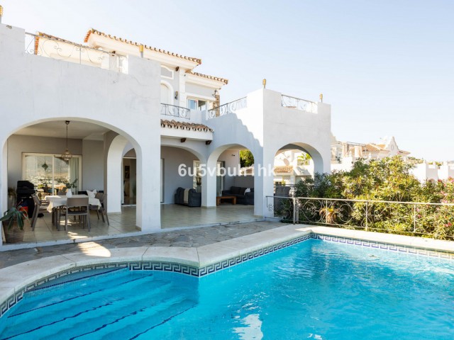 6 Bedrooms Townhouse in Mijas