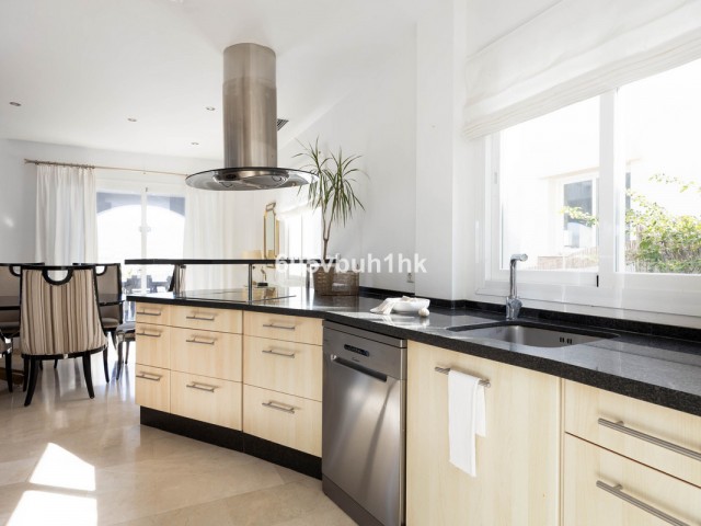 6 Bedrooms Townhouse in Mijas