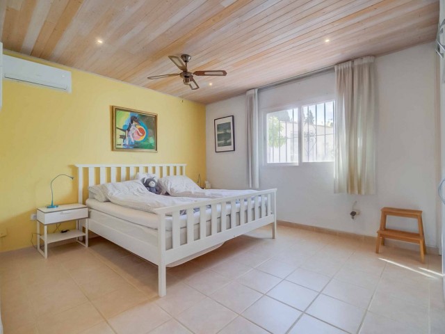 Villa avec 4 Chambres  à Sierrezuela