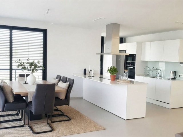 4 Bedrooms Villa in La Duquesa