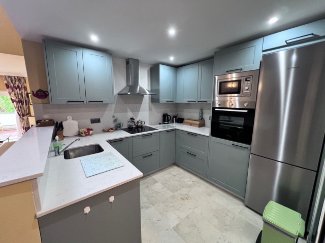 Apartment, Las Chapas, R5250664