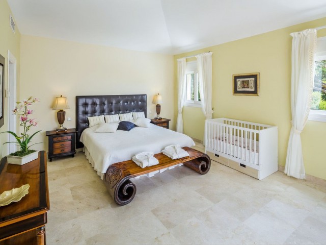 Villa avec 4 Chambres  à Elviria