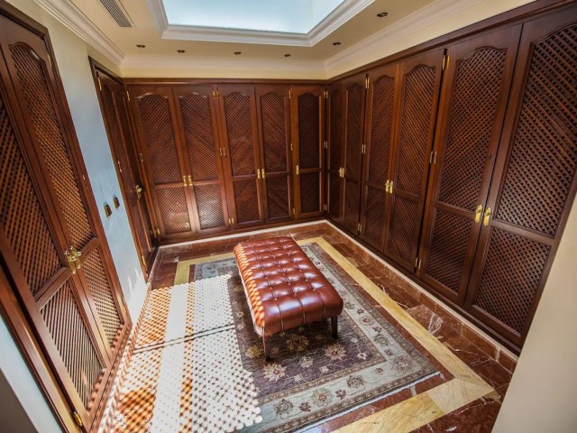 8 Soveroms Villa i La Zagaleta