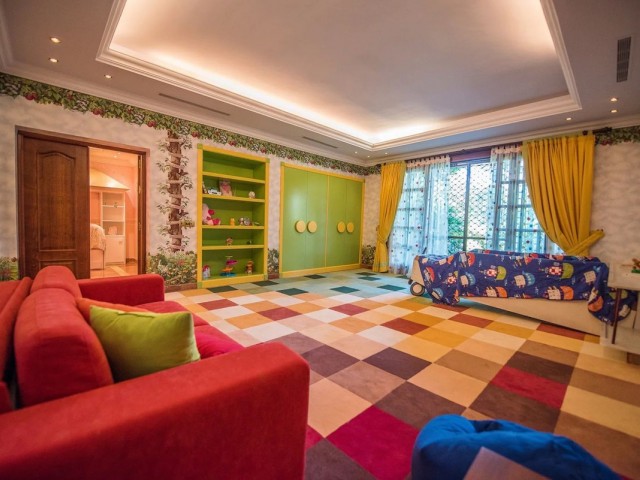 8 Soveroms Villa i La Zagaleta