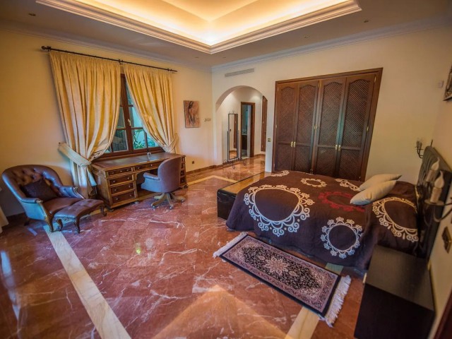 8 Soveroms Villa i La Zagaleta