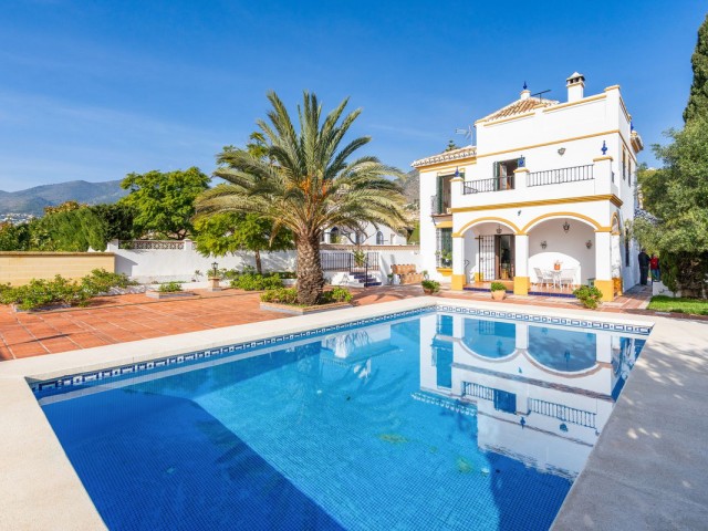 5 Bedrooms Villa in Arroyo de la Miel