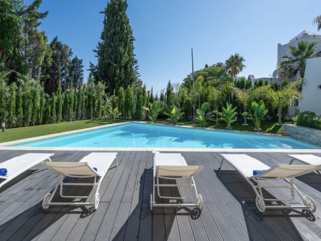 Villa avec 4 Chambres  à Artola