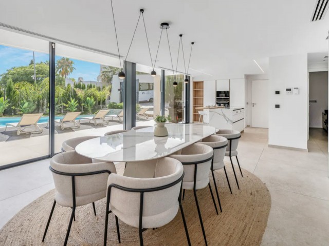 Villa avec 4 Chambres  à Artola