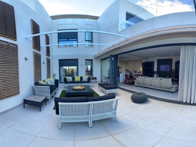 Maison mitoyenne avec 3 Chambres  à Casares Playa