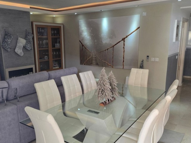 Appartement avec 3 Chambres  à Mijas