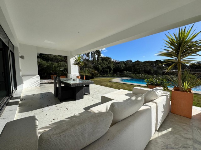 4 Makuuhuoneen Huvila Sotogrande