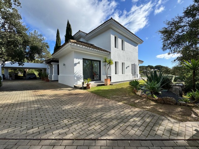 4 Makuuhuoneen Huvila Sotogrande