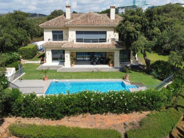 4 Makuuhuoneen Huvila Sotogrande