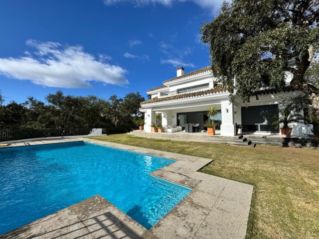4 Makuuhuoneen Huvila Sotogrande