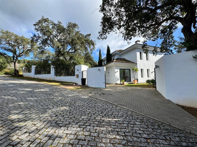 4 Makuuhuoneen Huvila Sotogrande
