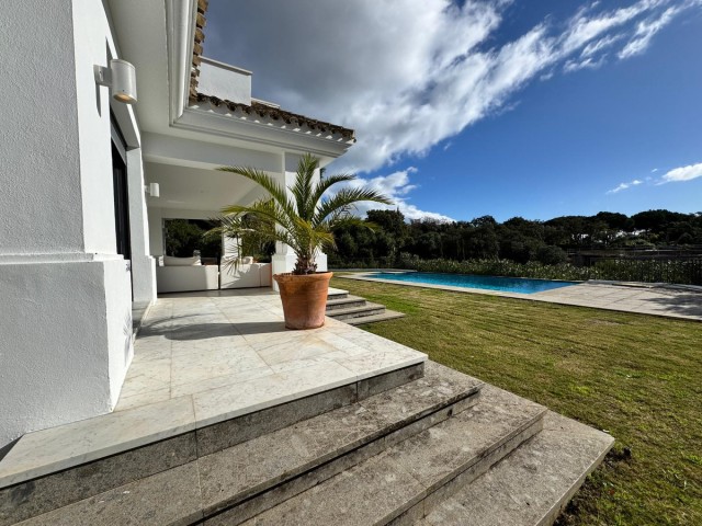 4 Makuuhuoneen Huvila Sotogrande
