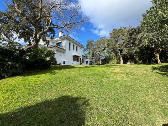 4 Makuuhuoneen Huvila Sotogrande