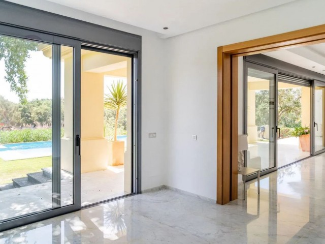 4 Makuuhuoneen Huvila Sotogrande