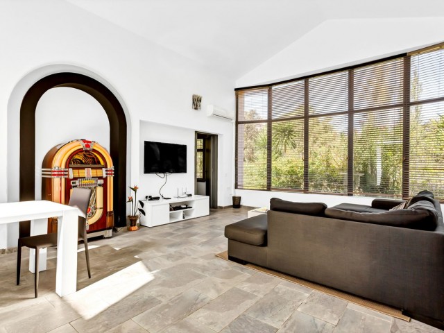 3 Bedrooms Villa in Elviria