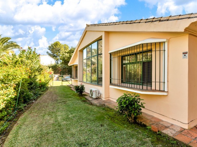 3 Bedrooms Villa in Elviria
