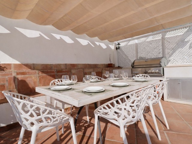 Maison mitoyenne avec 3 Chambres  à La Heredia