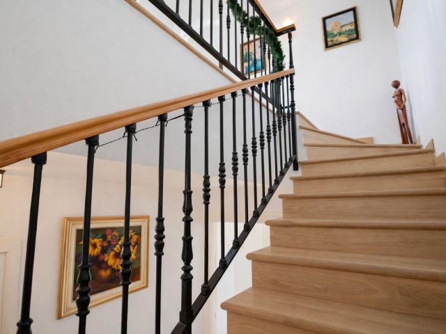 Maison mitoyenne avec 3 Chambres  à La Heredia