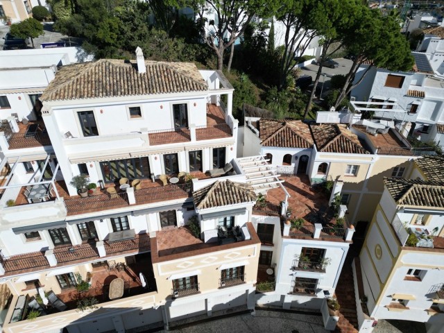 Maison mitoyenne avec 3 Chambres  à La Heredia