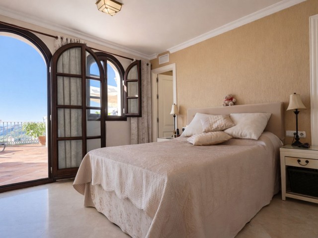 Maison mitoyenne avec 3 Chambres  à La Heredia