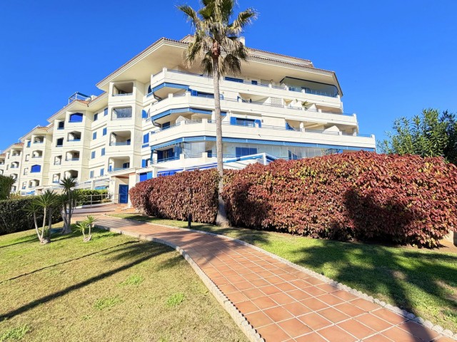 Apartamento con 3 Dormitorios  en San Luis de Sabinillas