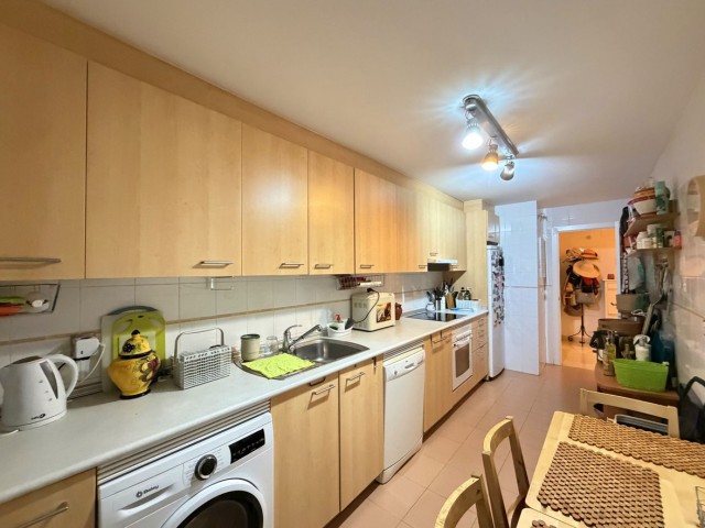 Apartamento con 3 Dormitorios  en San Luis de Sabinillas