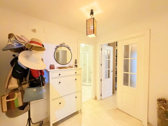 Apartamento con 3 Dormitorios  en San Luis de Sabinillas