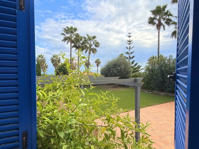 Apartamento con 3 Dormitorios  en San Luis de Sabinillas