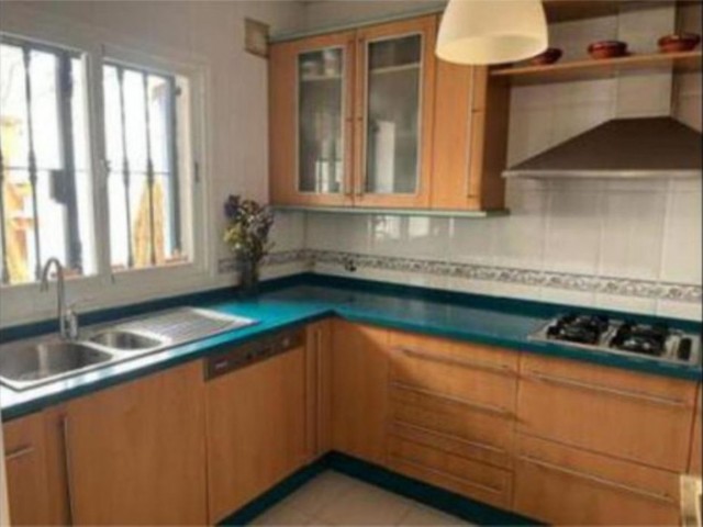 Adosado con 3 Dormitorios  en Marbella