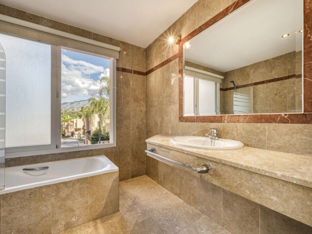 3 Bedrooms Townhouse in Marbella