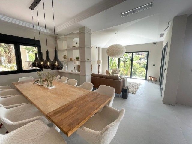 Villa avec 7 Chambres  à Elviria