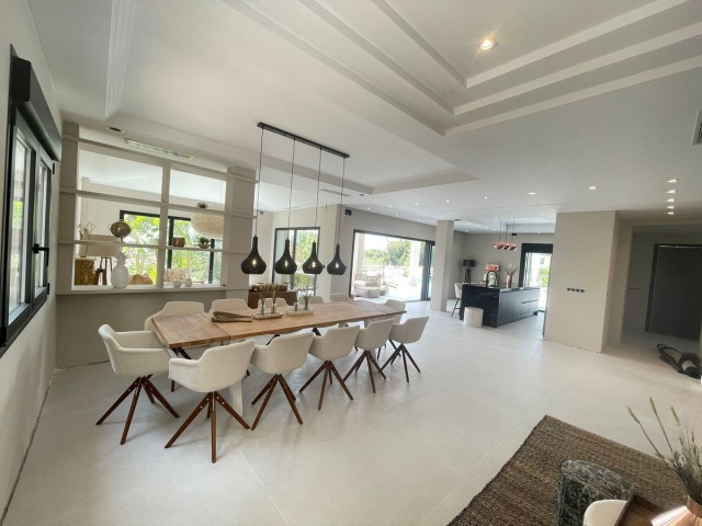 Villa avec 7 Chambres  à Elviria