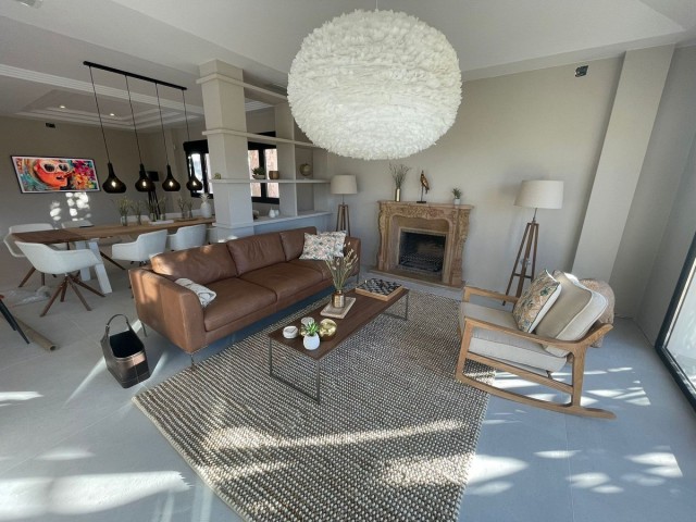 Villa avec 7 Chambres  à Elviria