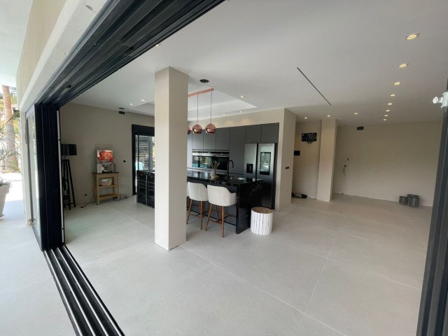 Villa avec 7 Chambres  à Elviria