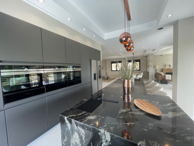 Villa avec 7 Chambres  à Elviria