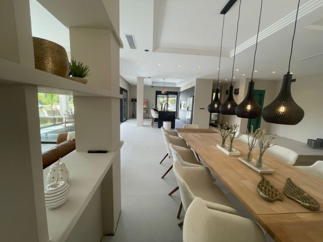 Villa avec 7 Chambres  à Elviria