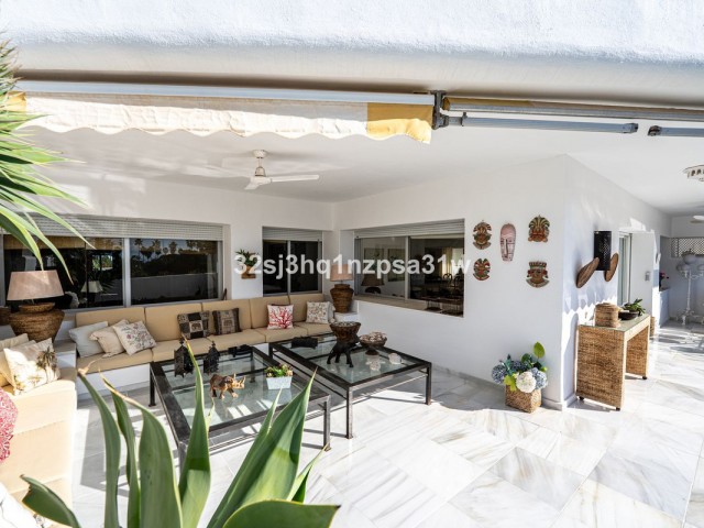 4 Soveroms Leilighet i Guadalmina Baja