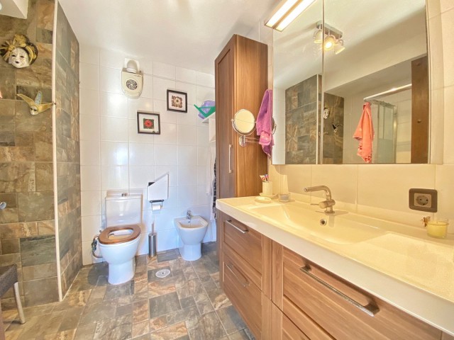 6 Bedrooms Townhouse in Marbella