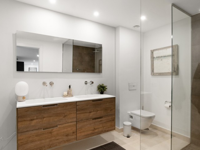 5 Bedrooms Villa in Cabopino