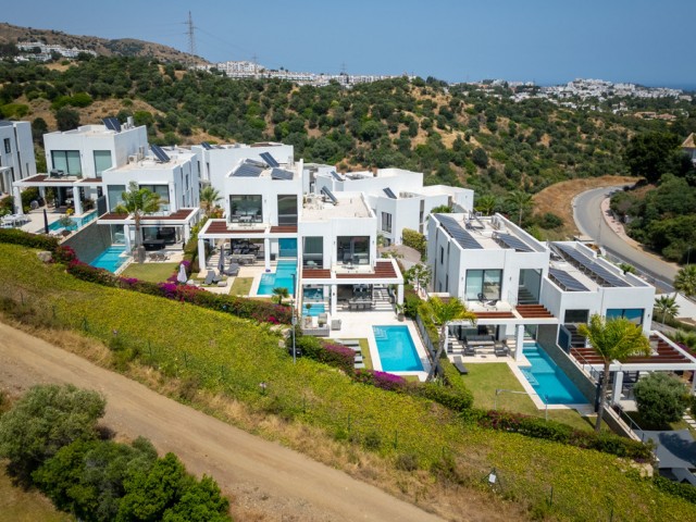 5 Bedrooms Villa in Cabopino