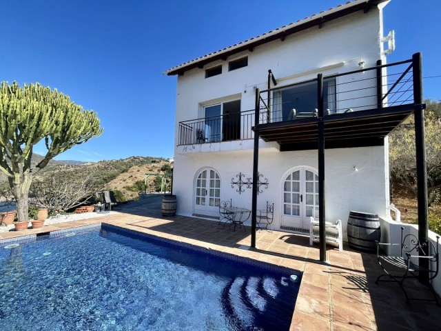 Villa avec 3 Chambres  à Istán