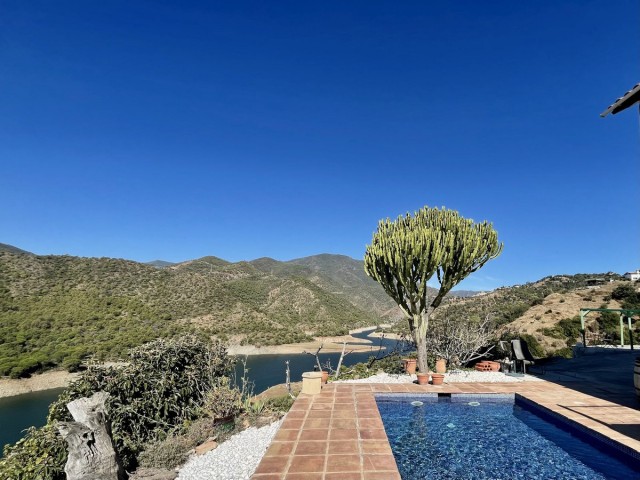 Villa avec 3 Chambres  à Istán