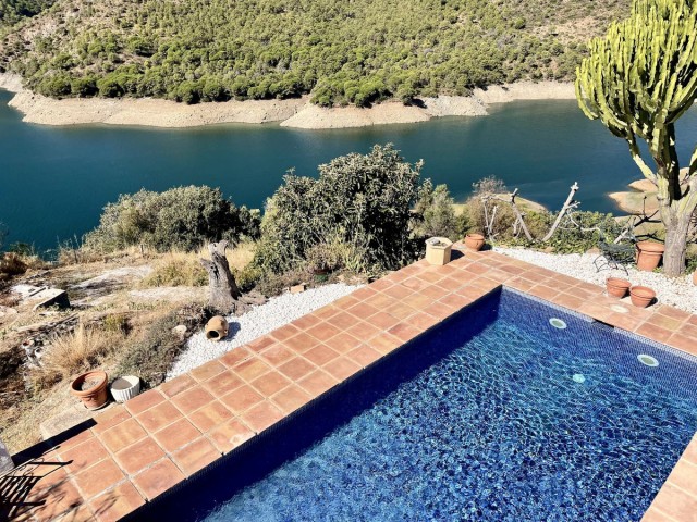 Villa avec 3 Chambres  à Istán