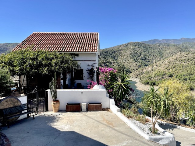 Villa avec 3 Chambres  à Istán