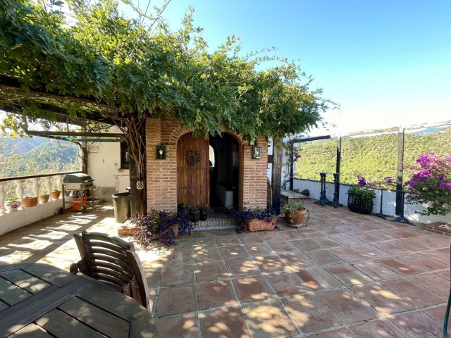 Villa avec 3 Chambres  à Istán